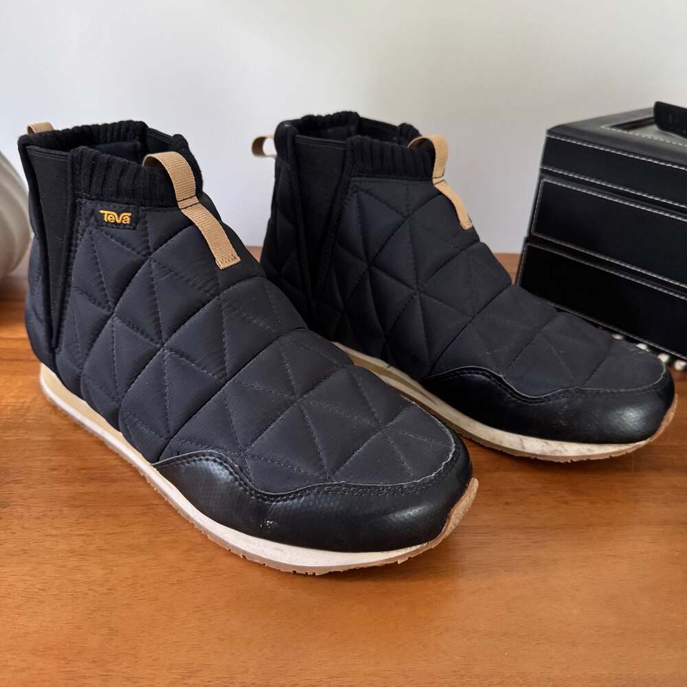 Women's 10 Teva Reember Mid Platform Quilted Ankle Boot